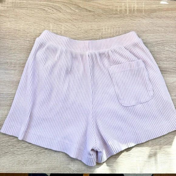 Alo Yoga Muse Shorts Ribbed Knit Sweat Short in Light Pink Small - Picture 4 of 7